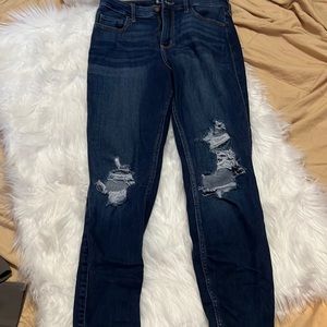 Hollister lightly used curvy high-rise crop super skinny. Soft stretch jeans